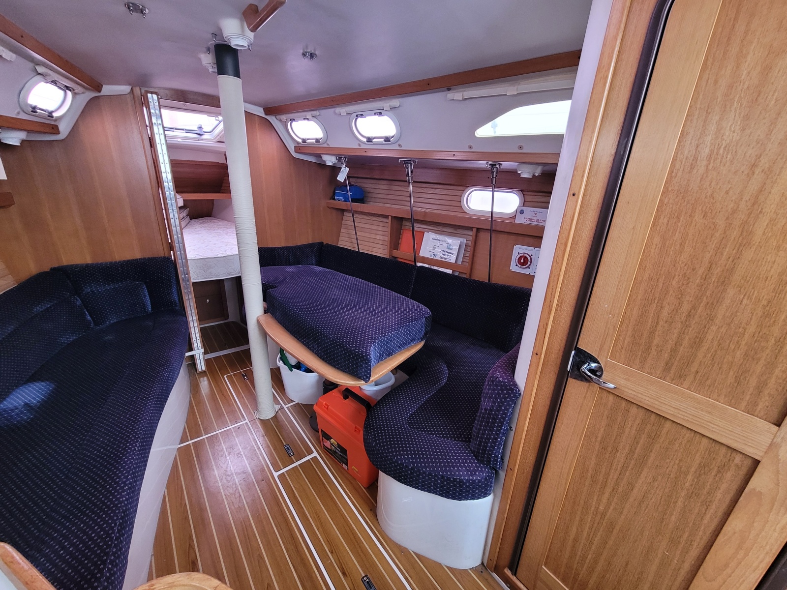 33' 2006 Catalina 320