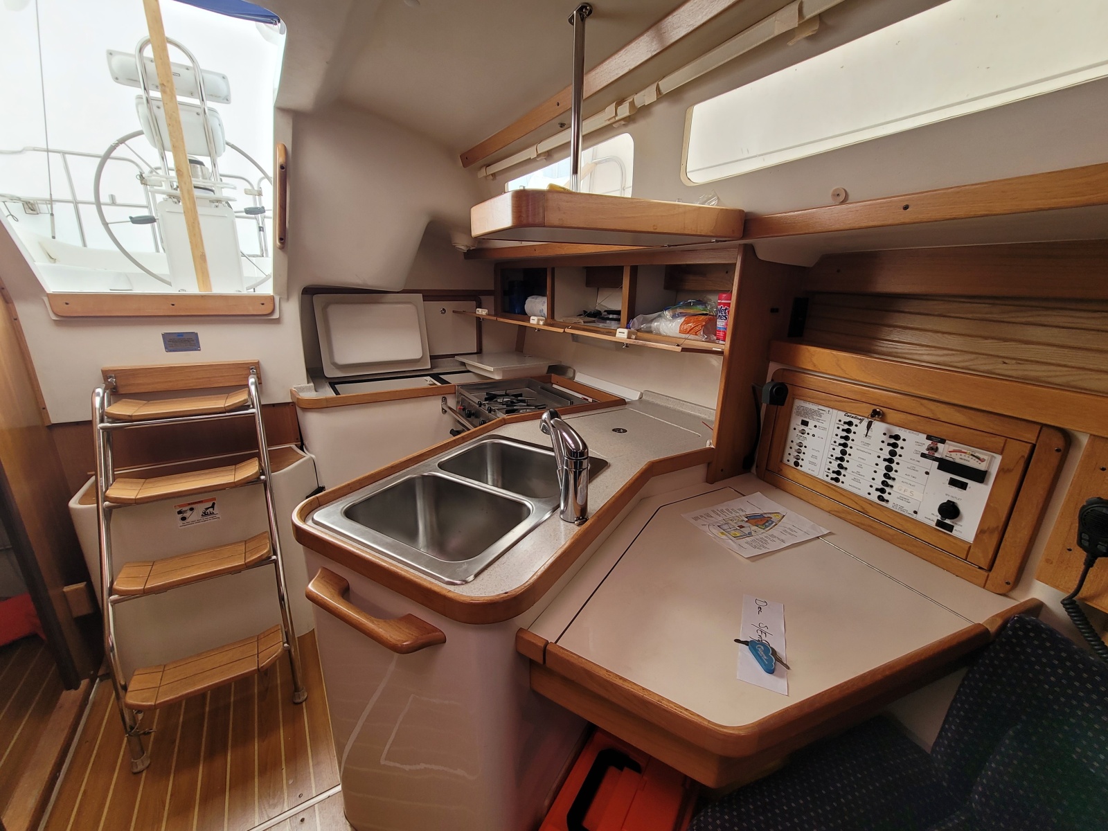 33' 2006 Catalina 320