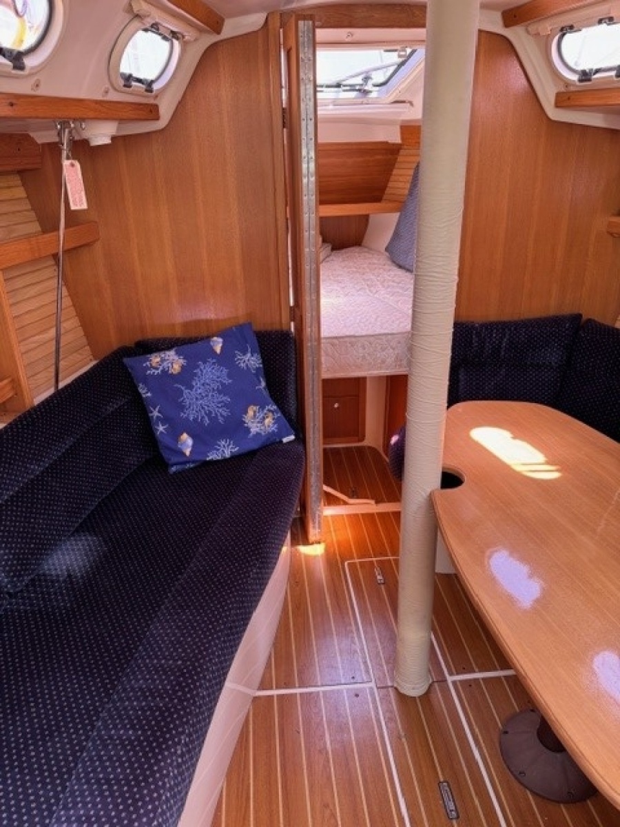 33' 2006 Catalina 320