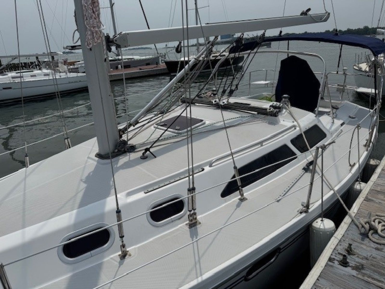 33' 2006 Catalina 320
