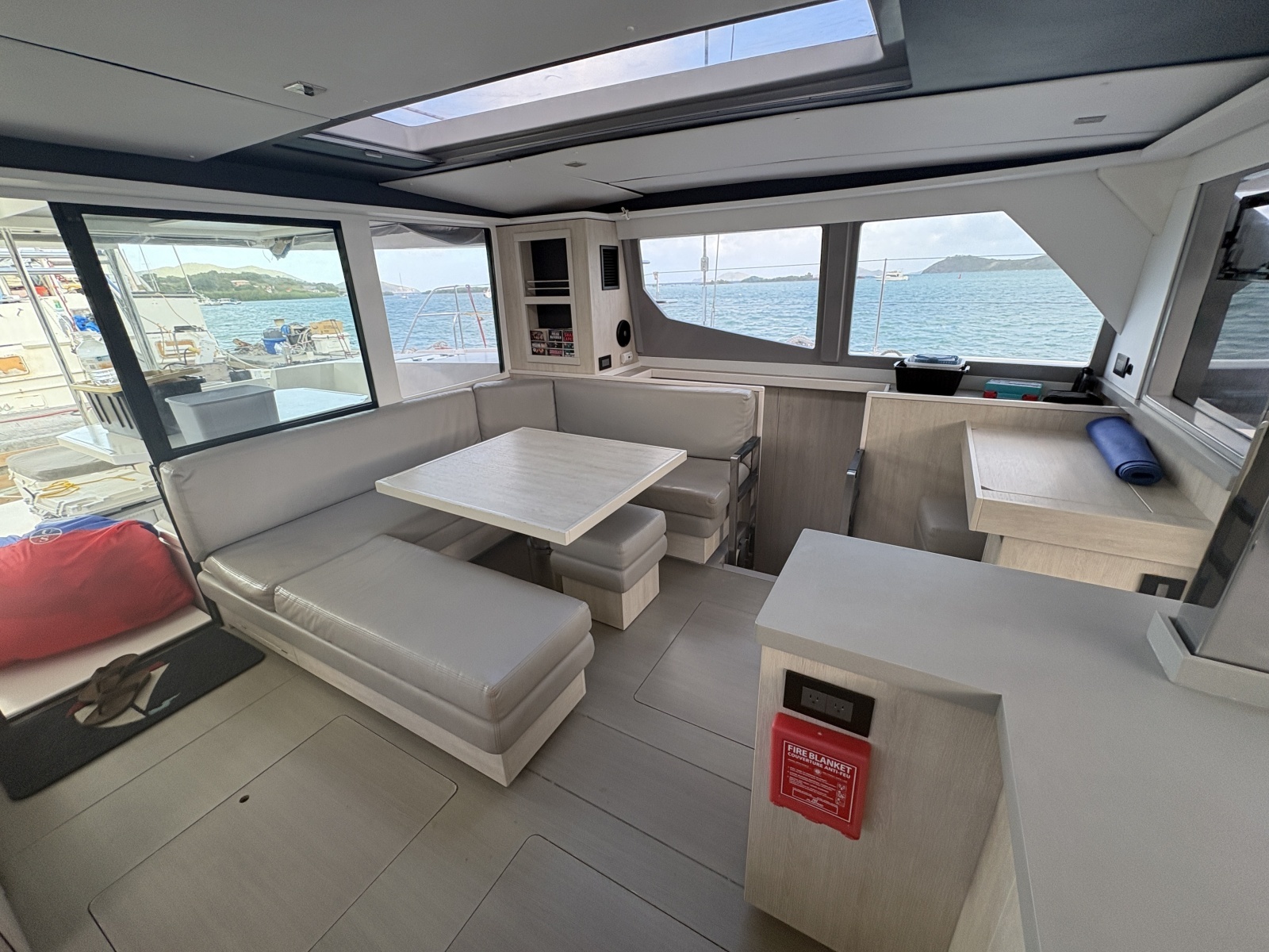 Soul Rebel 45ft Robertson  amp  Caine Yacht For Sale