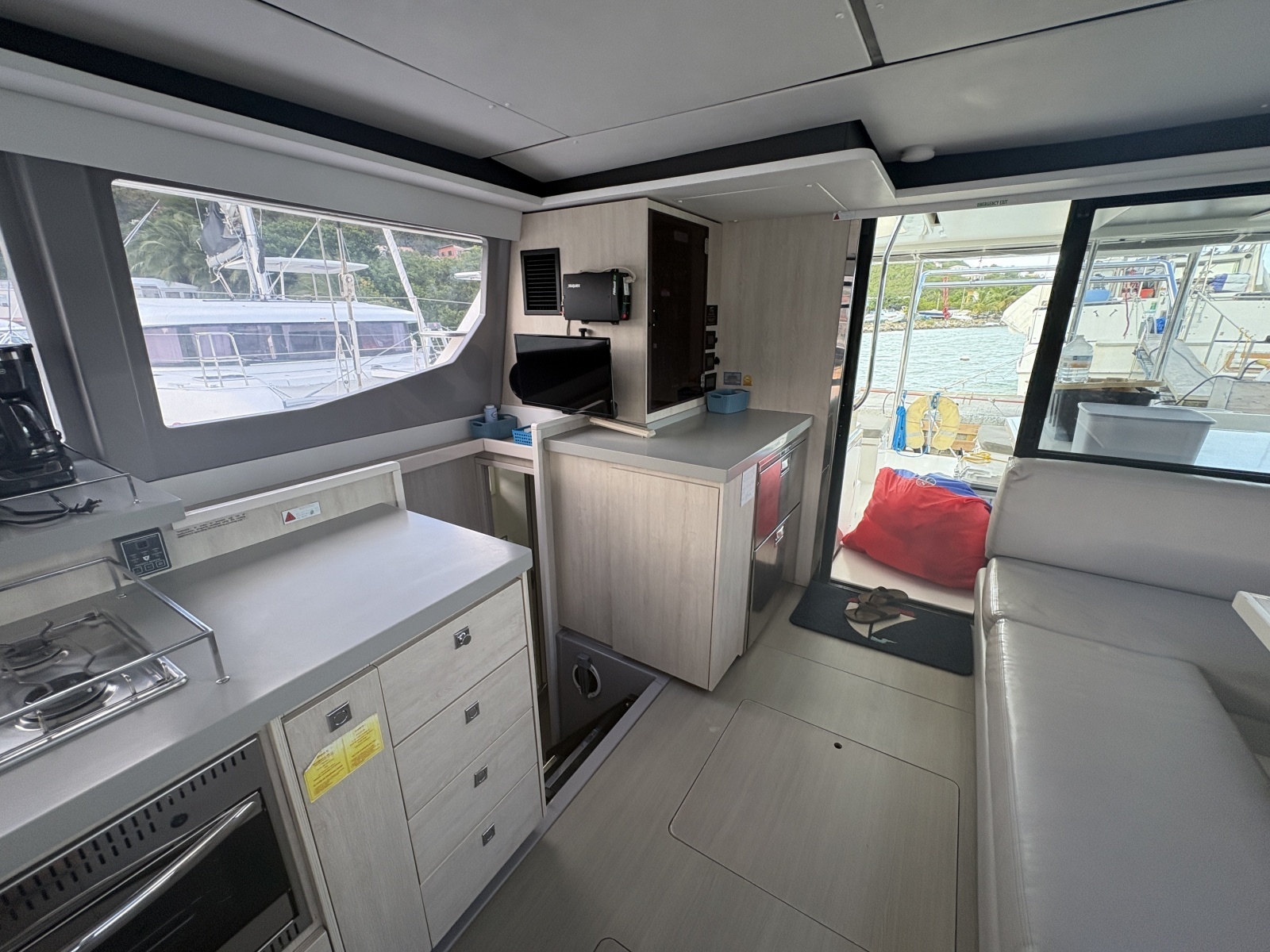 Soul Rebel 45ft Robertson  amp  Caine Yacht For Sale