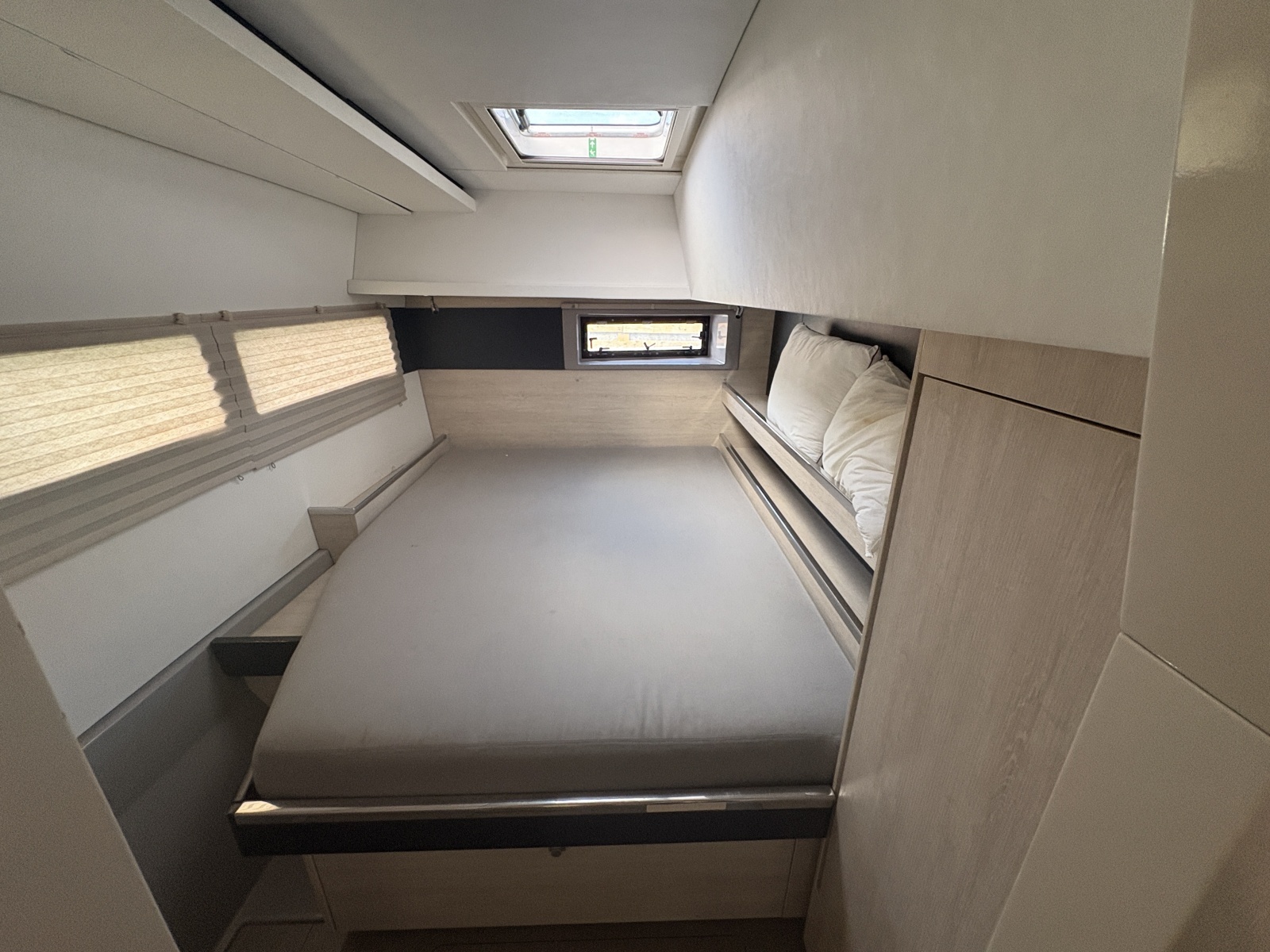 Soul Rebel 45ft Robertson  amp  Caine Yacht For Sale