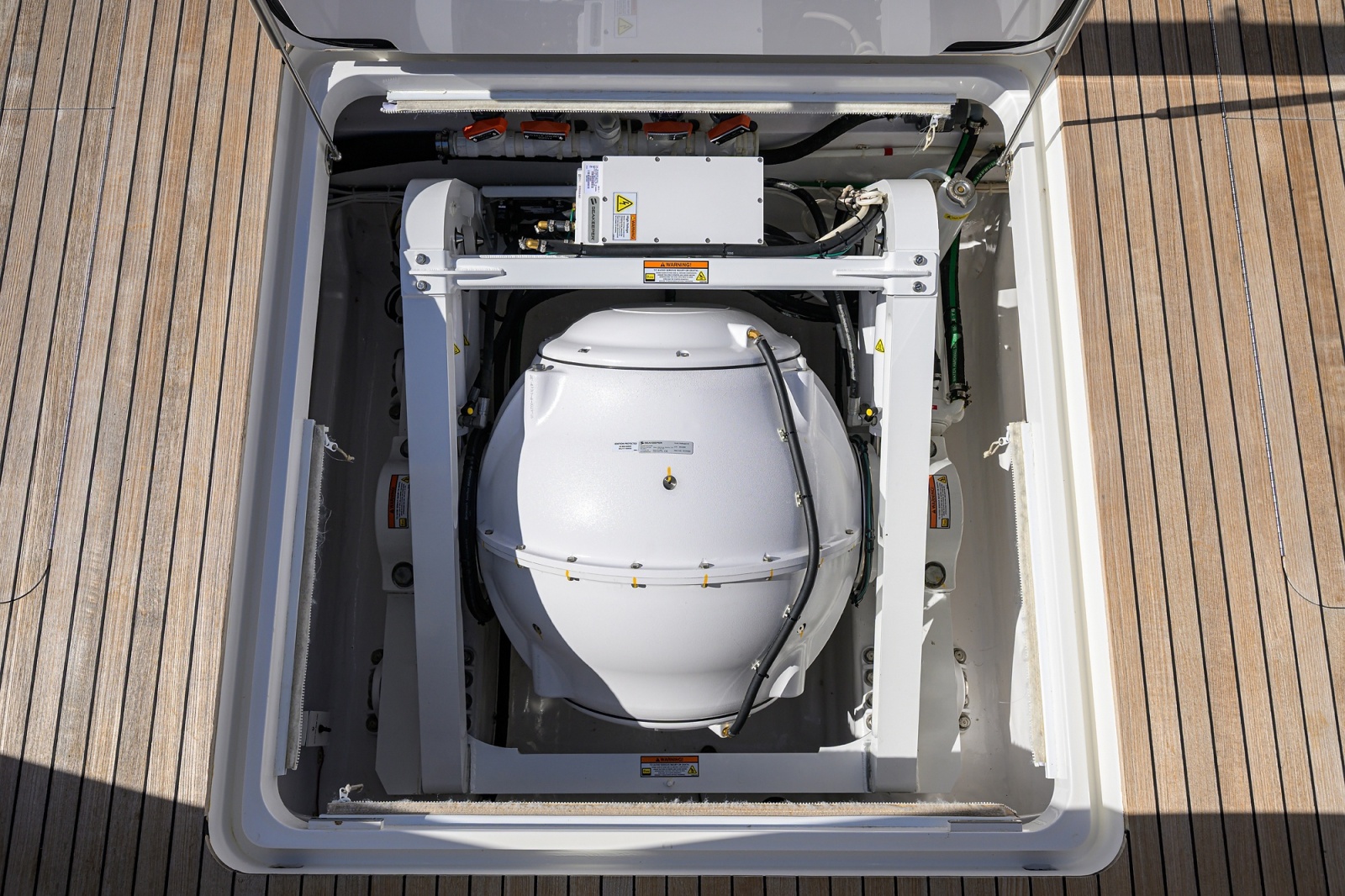 80' 2023 Viking 80 Skybridge