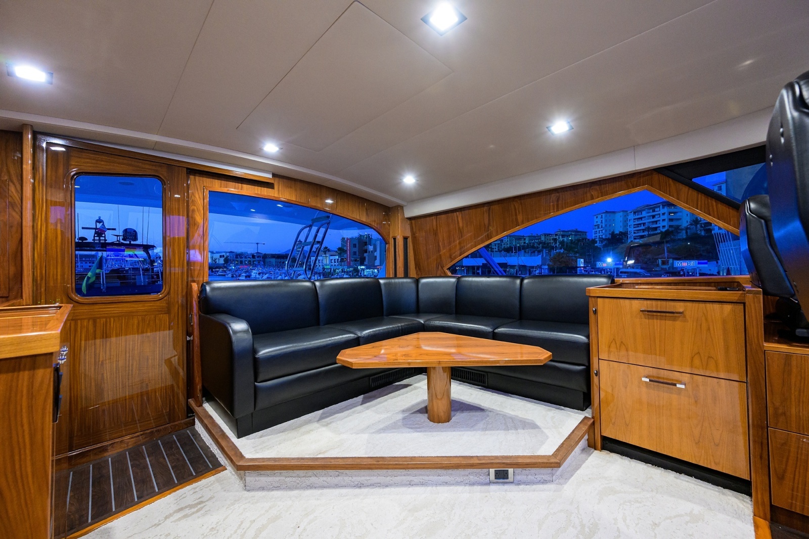 Viking 80 MERCEDES - Enclosed Flybridge