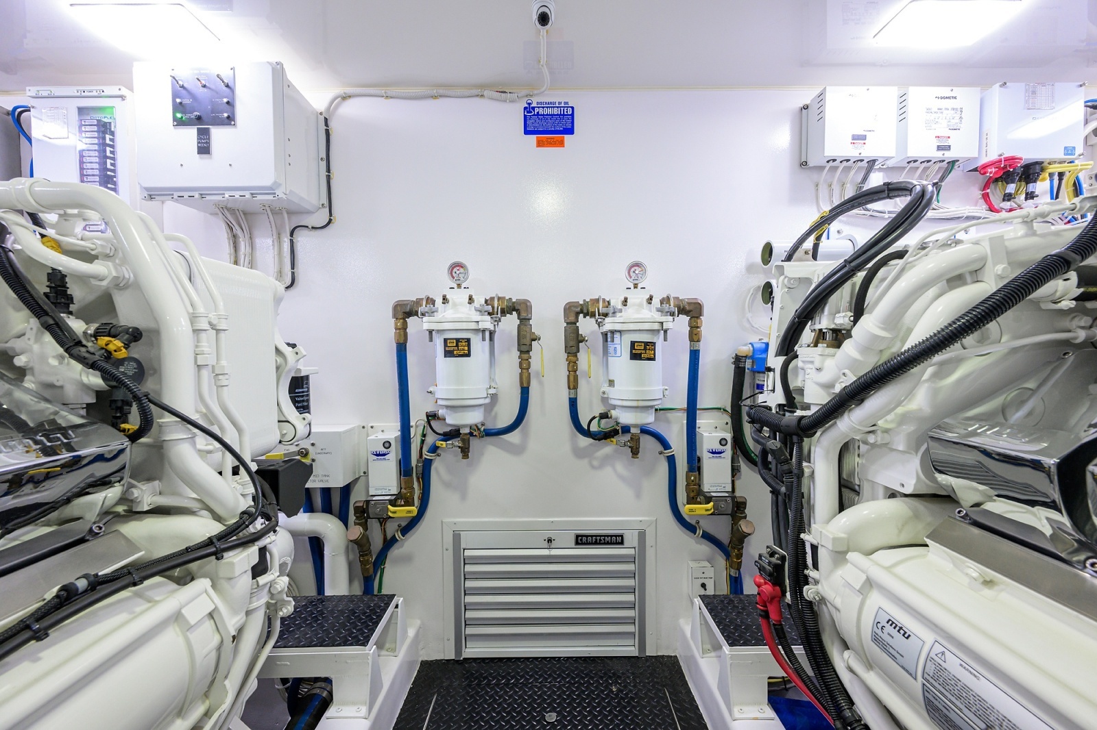 Viking 80 MERCEDES - Engine Room