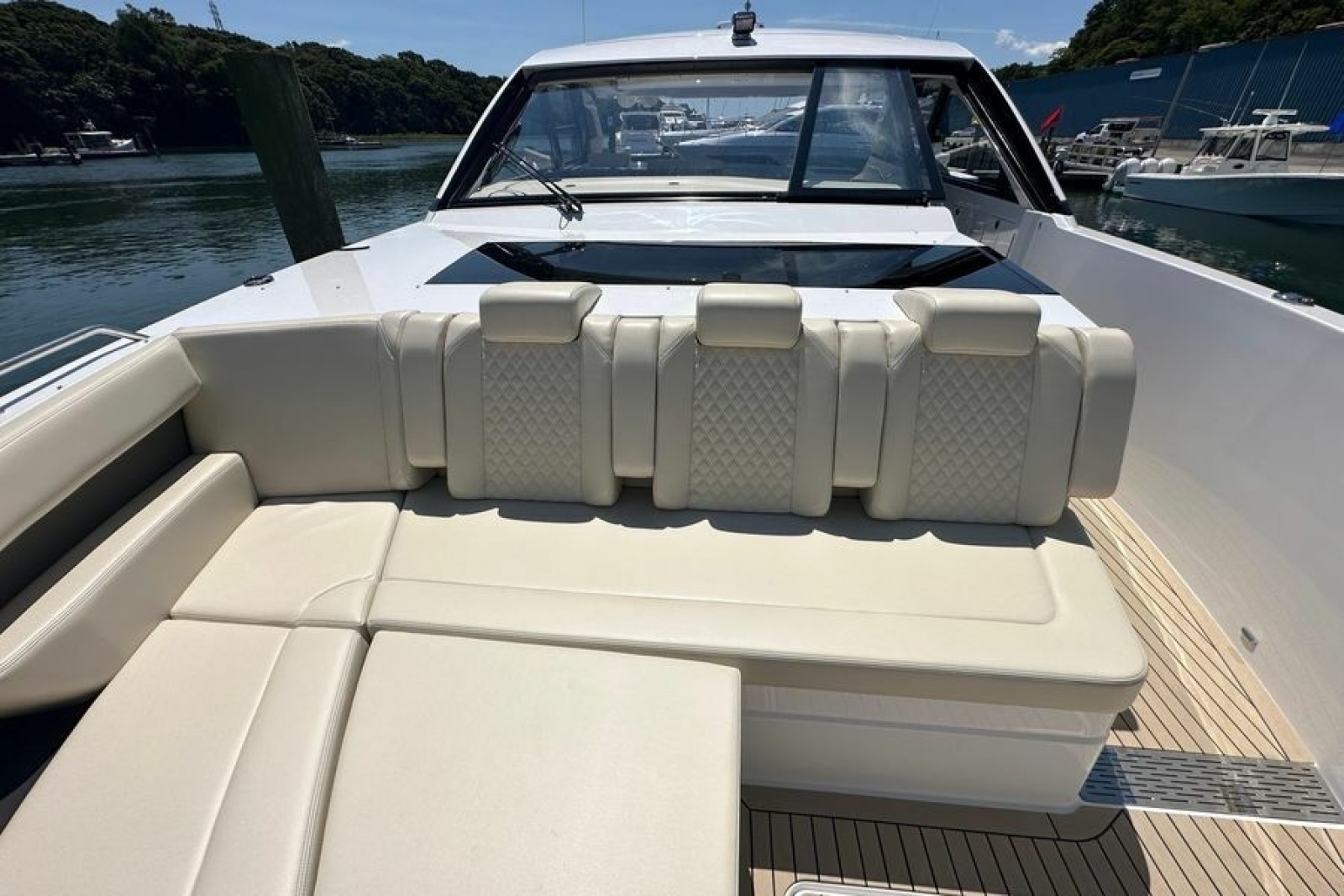 Be Happy 50ft Cruisers Yachts Yacht For Sale