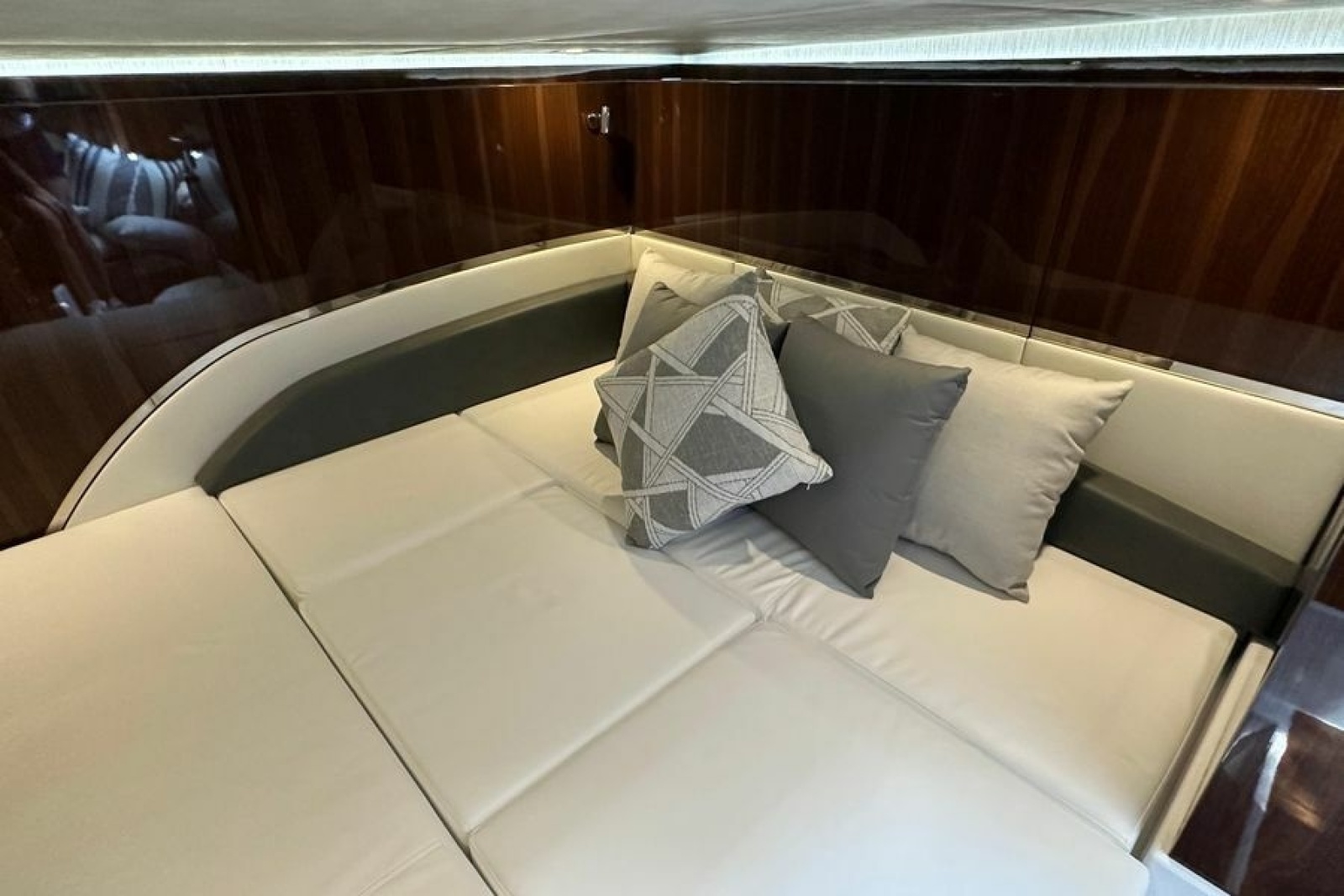 Be Happy 50ft Cruisers Yachts Yacht For Sale