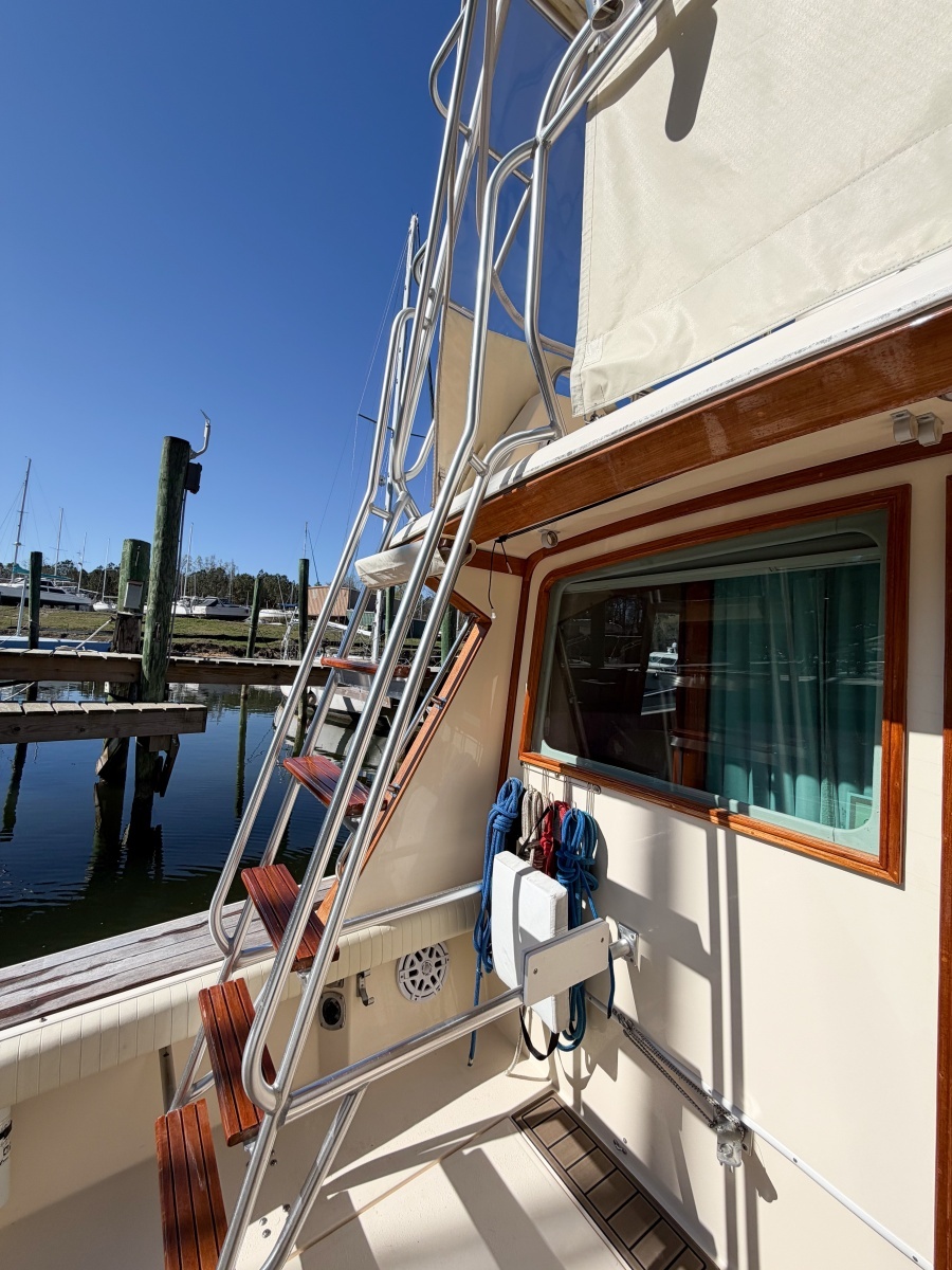 GONE GIRL 36ft Pacemaker Yacht For Sale