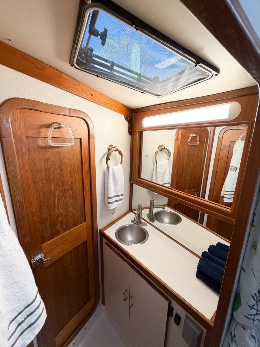 GONE GIRL 36ft Pacemaker Yacht For Sale