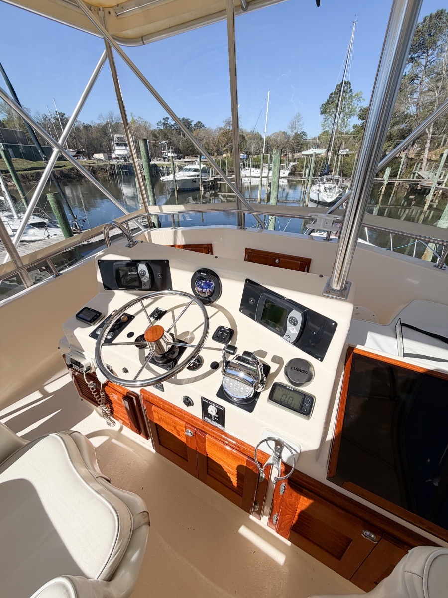 GONE GIRL 36ft Pacemaker Yacht For Sale