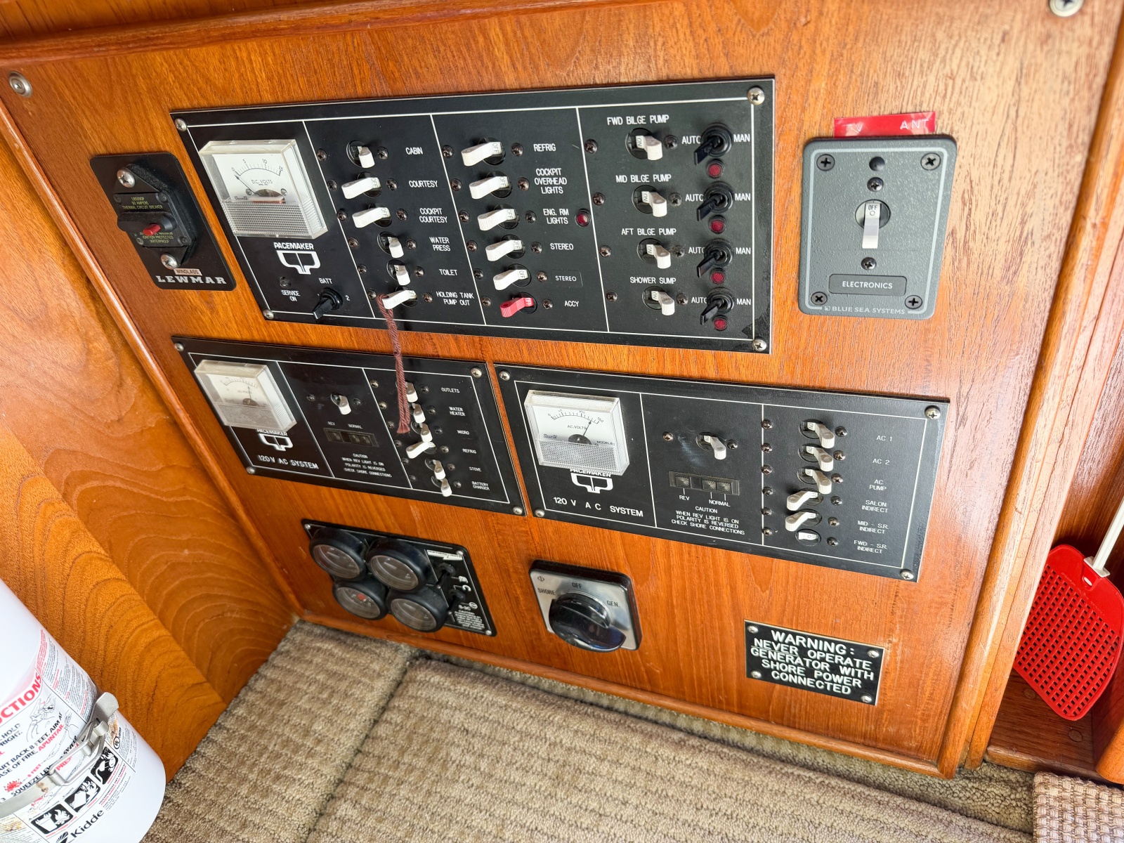 36' 1988 Pacemaker 36 Convertible