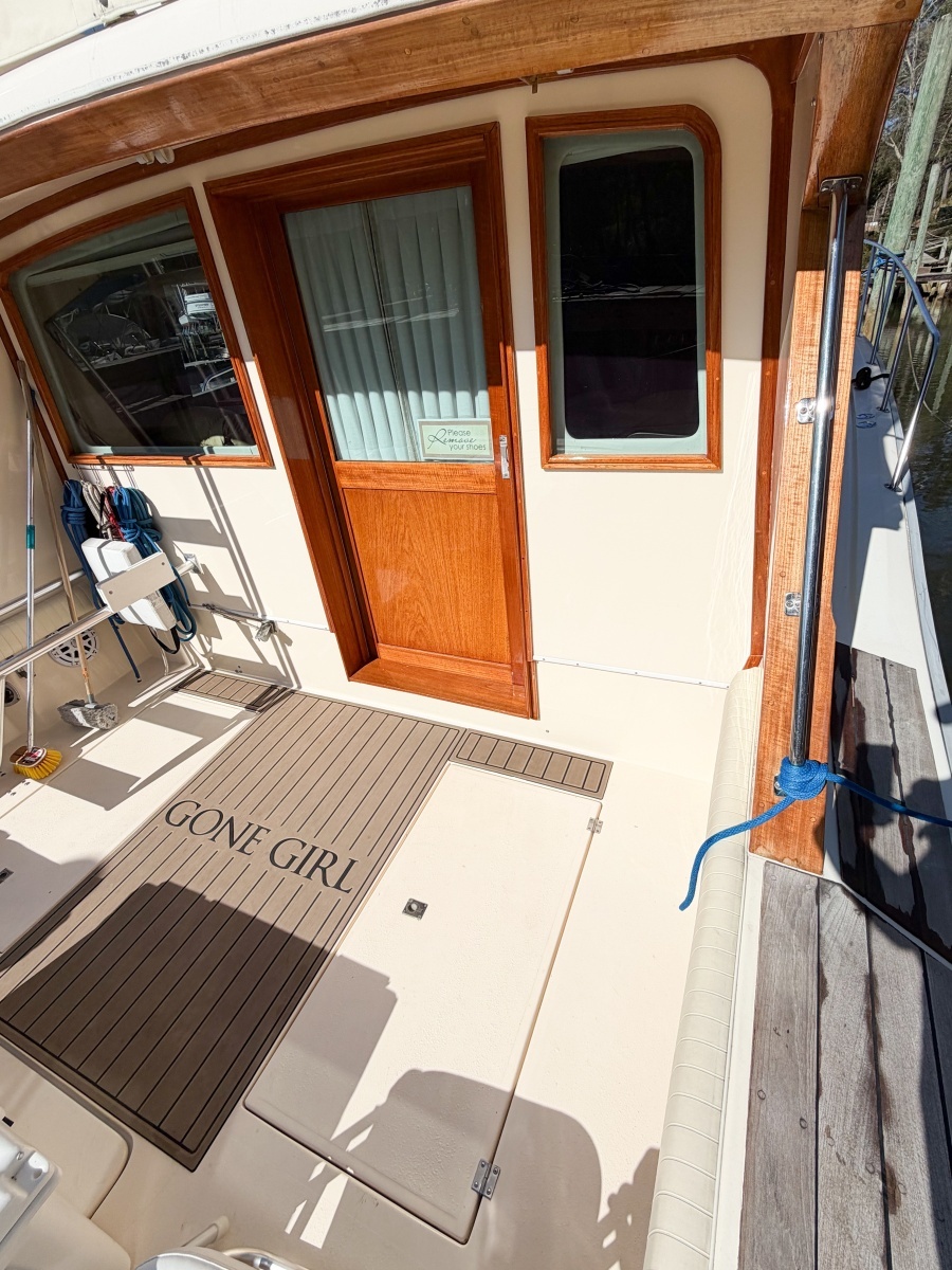 GONE GIRL 36ft Pacemaker Yacht For Sale