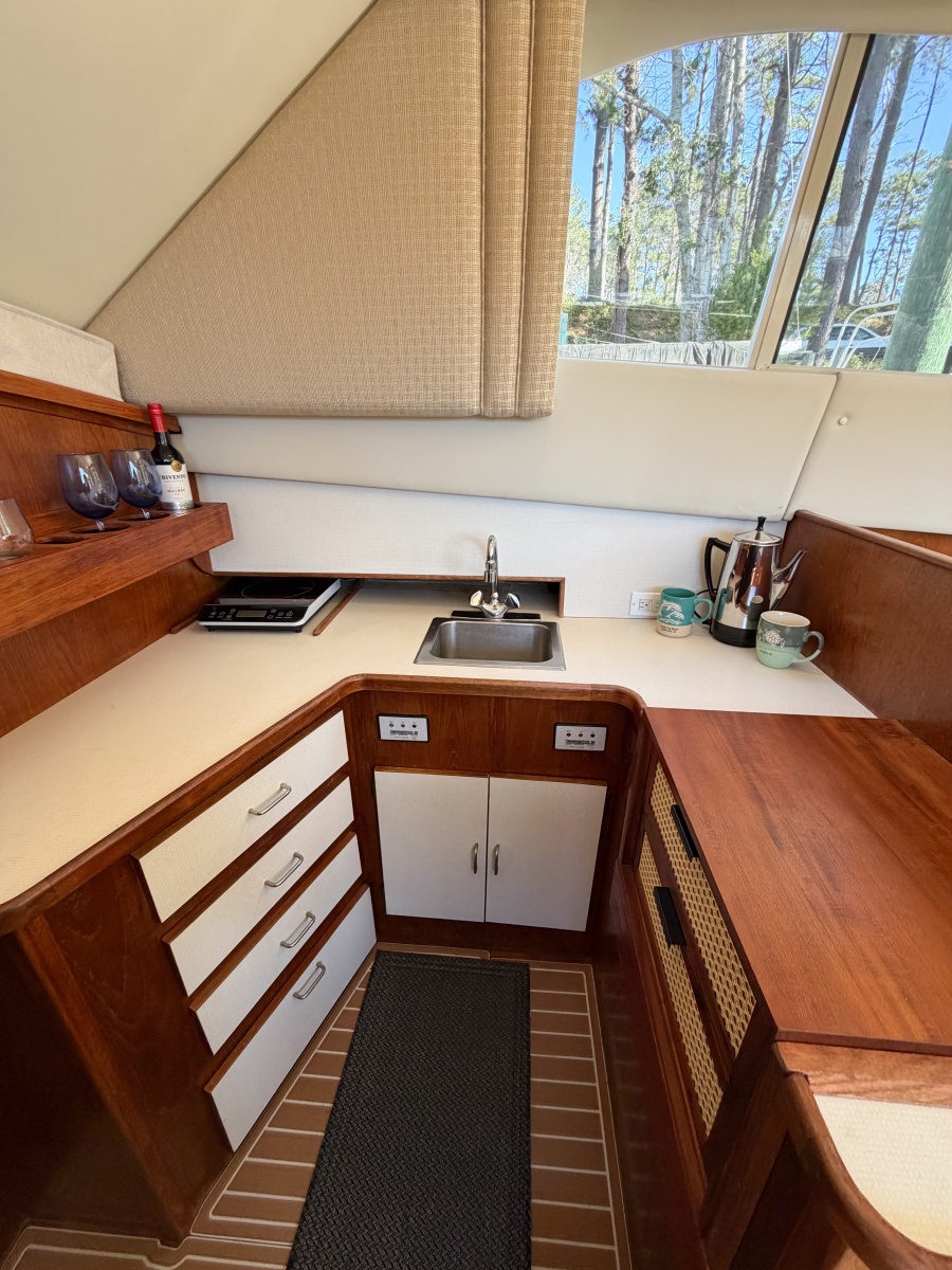 36' 1988 Pacemaker 36 Convertible