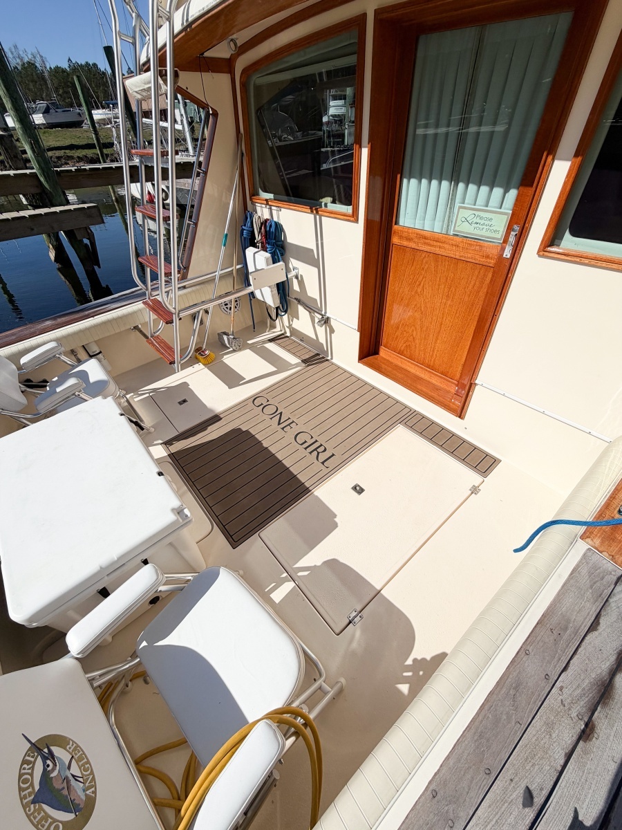 GONE GIRL 36ft Pacemaker Yacht For Sale