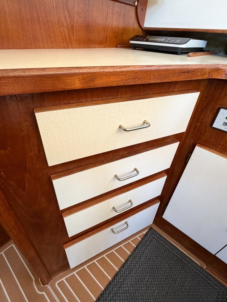 36' 1988 Pacemaker 36 Convertible