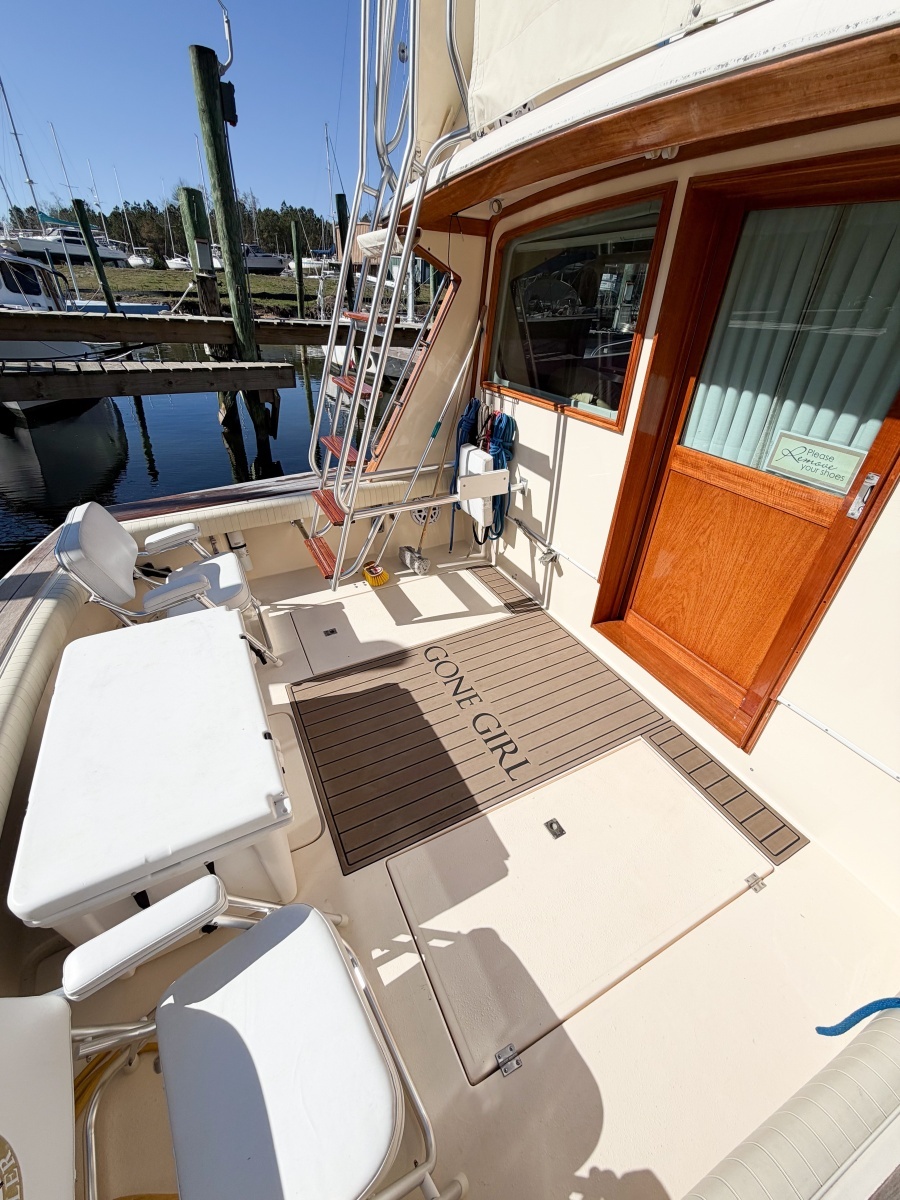 GONE GIRL 36ft Pacemaker Yacht For Sale
