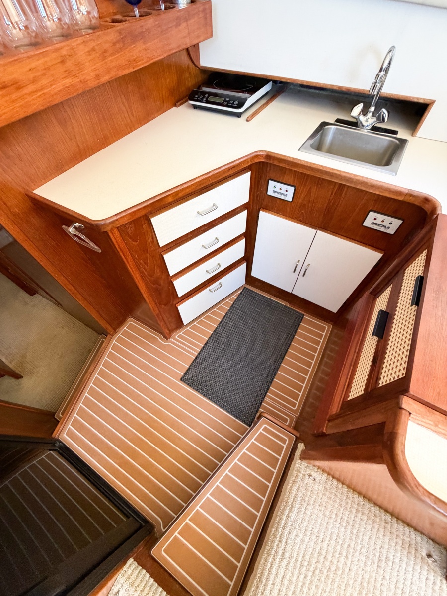 36' 1988 Pacemaker 36 Convertible