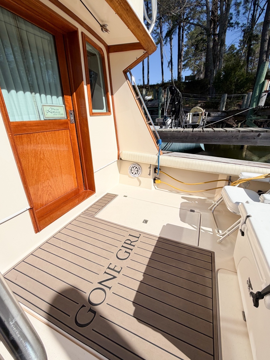 GONE GIRL 36ft Pacemaker Yacht For Sale