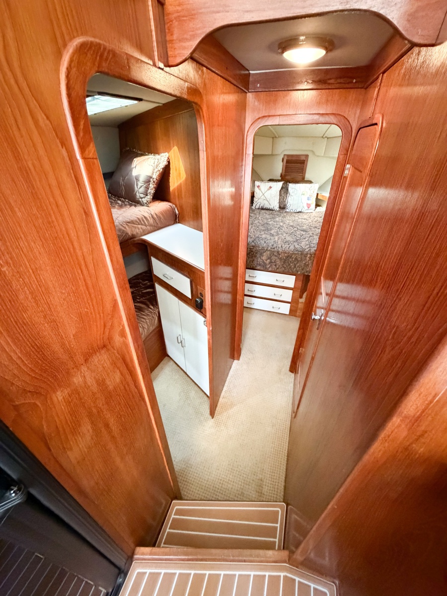 36' 1988 Pacemaker 36 Convertible