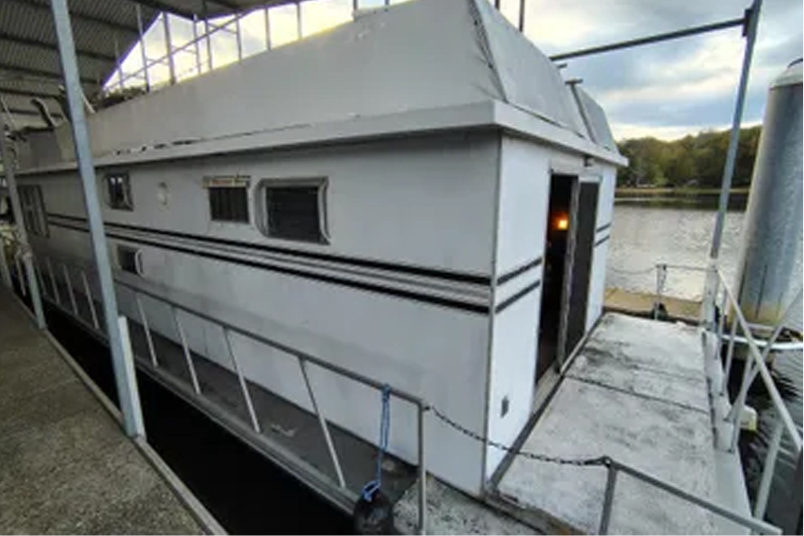 50' 1981 Lazy Days 50