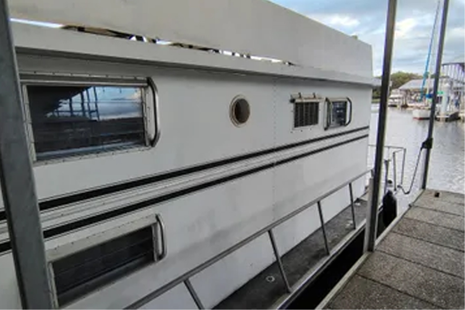 50' 1981 Lazy Days 50