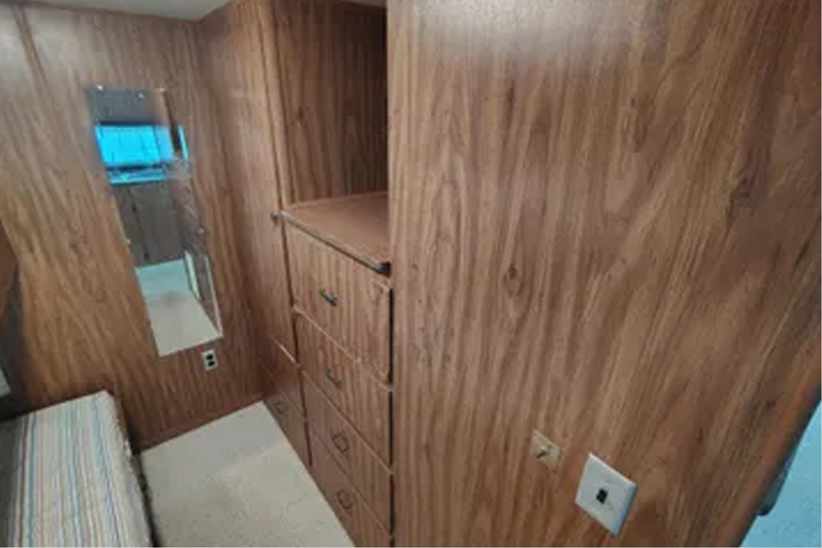 50' 1981 Lazy Days 50