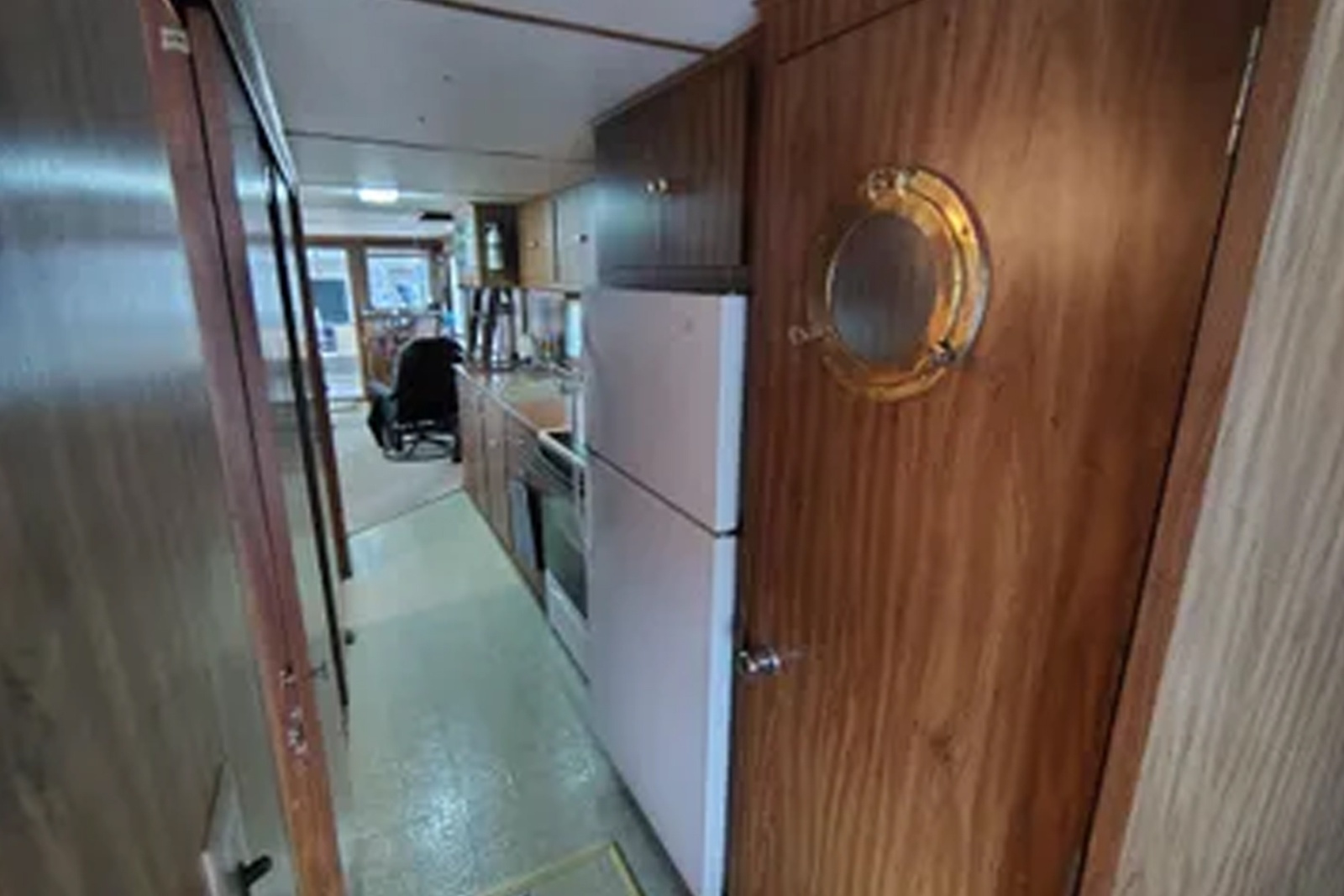 50' 1981 Lazy Days 50