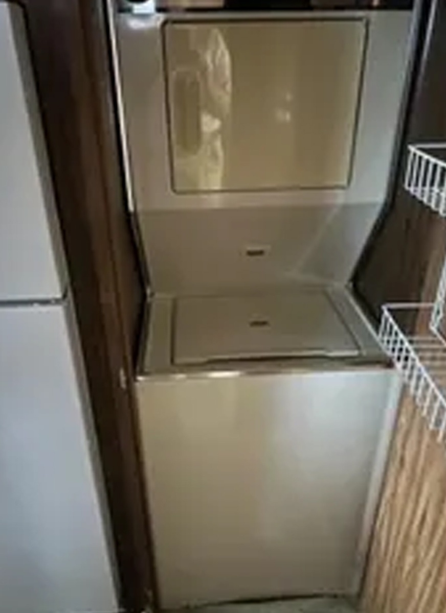 50' 1981 Lazy Days 50