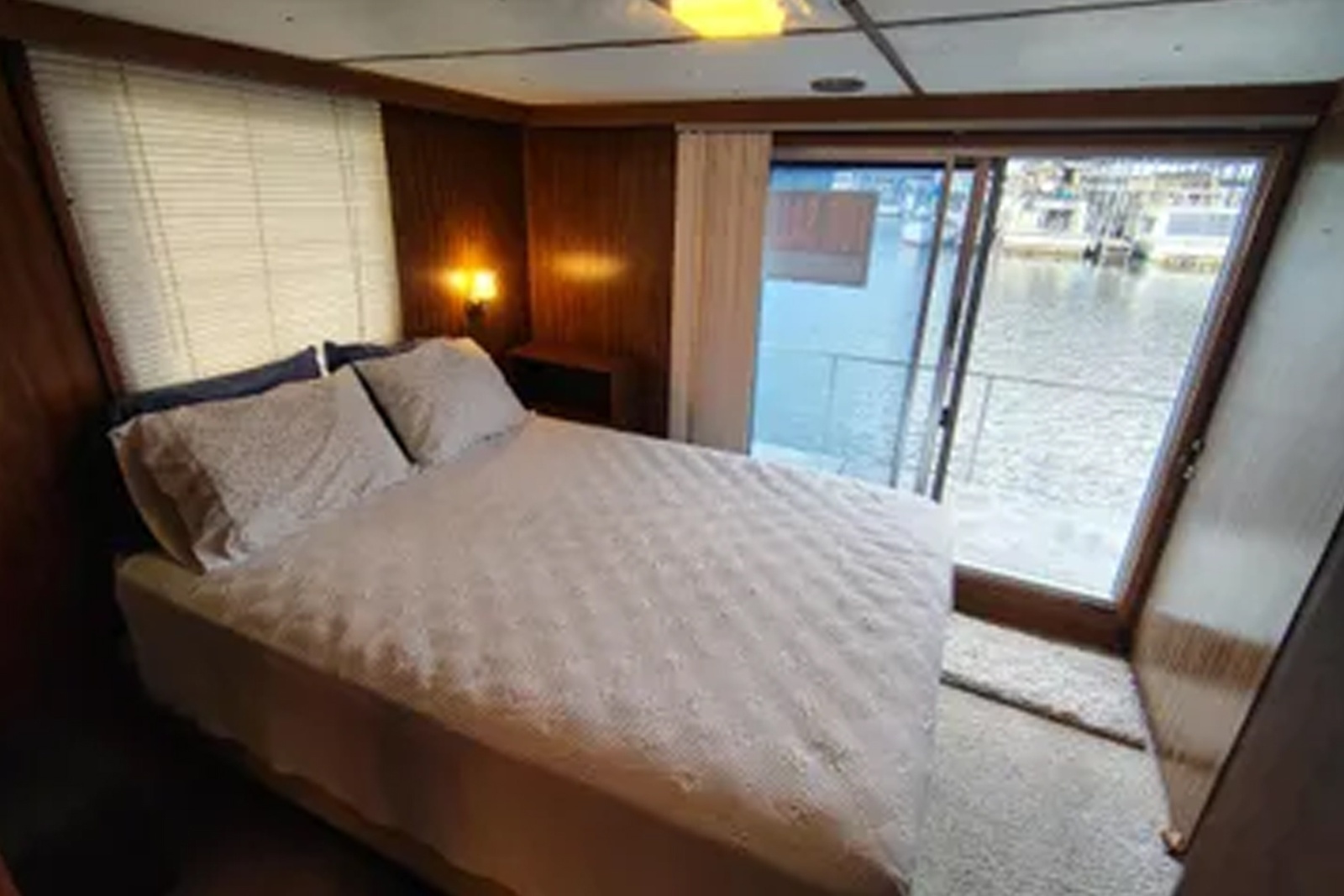 50' 1981 Lazy Days 50