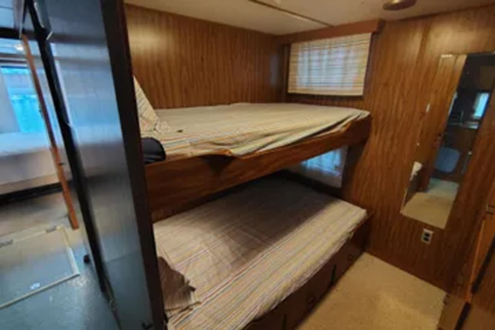 50' 1981 Lazy Days 50