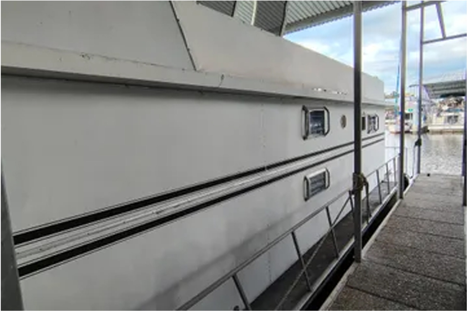 50' 1981 Lazy Days 50