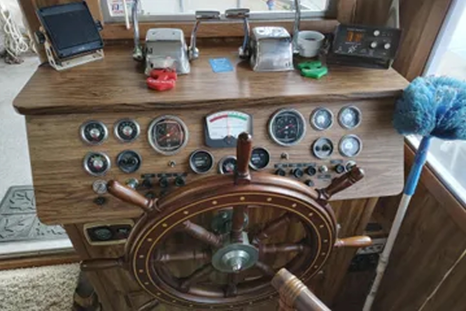 50' 1981 Lazy Days 50