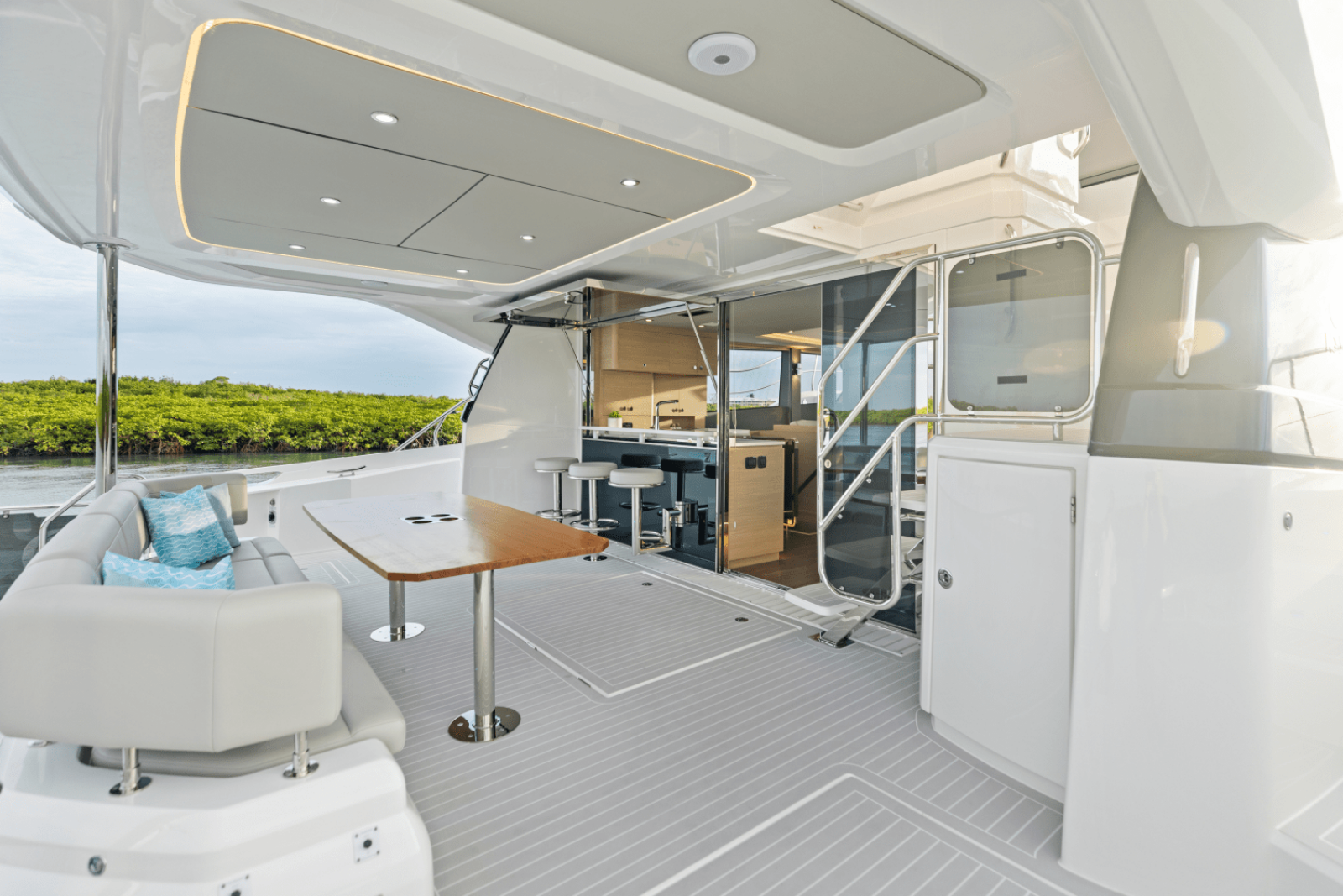 50ft Aquila Yacht For Sale