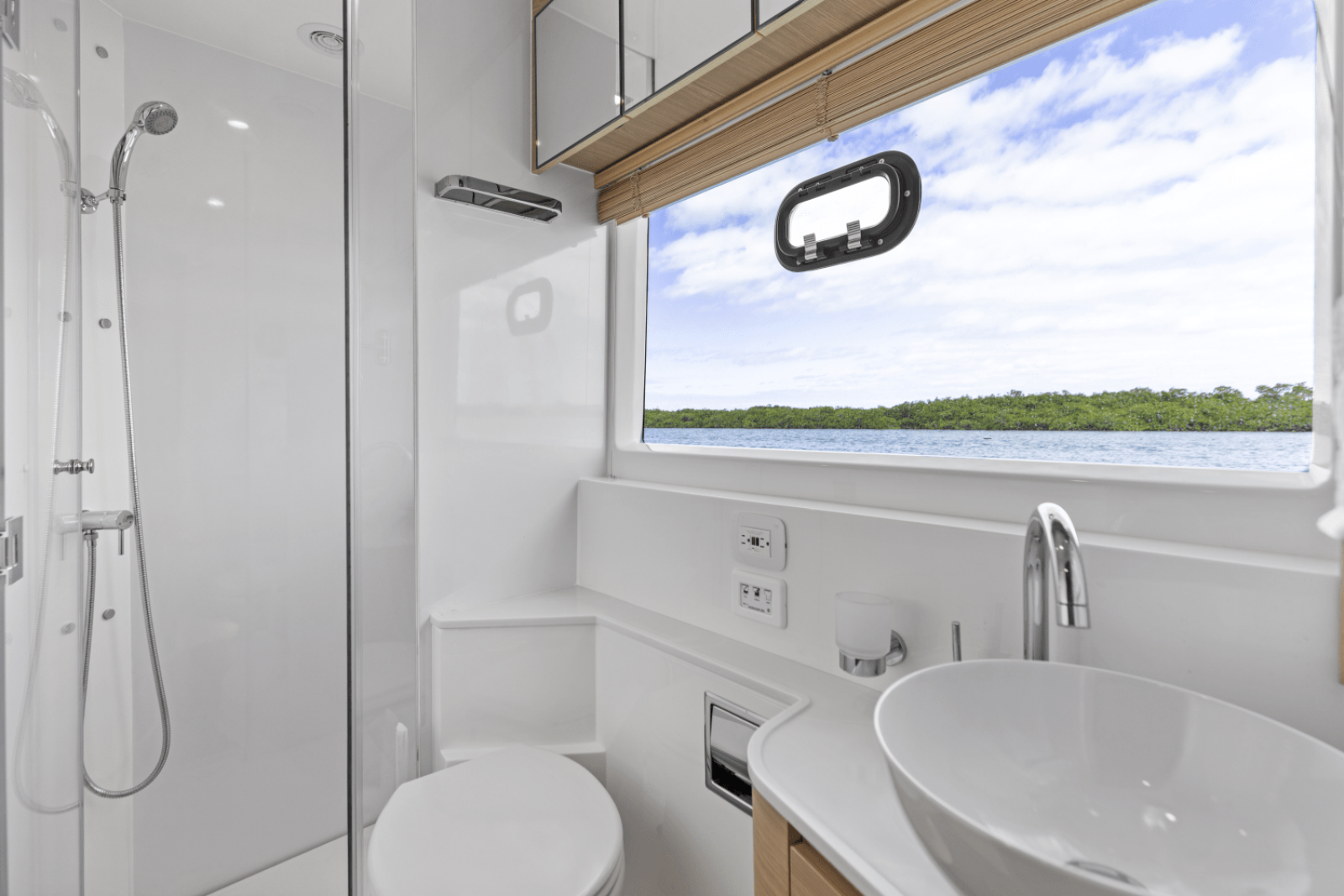 50ft Aquila Yacht For Sale