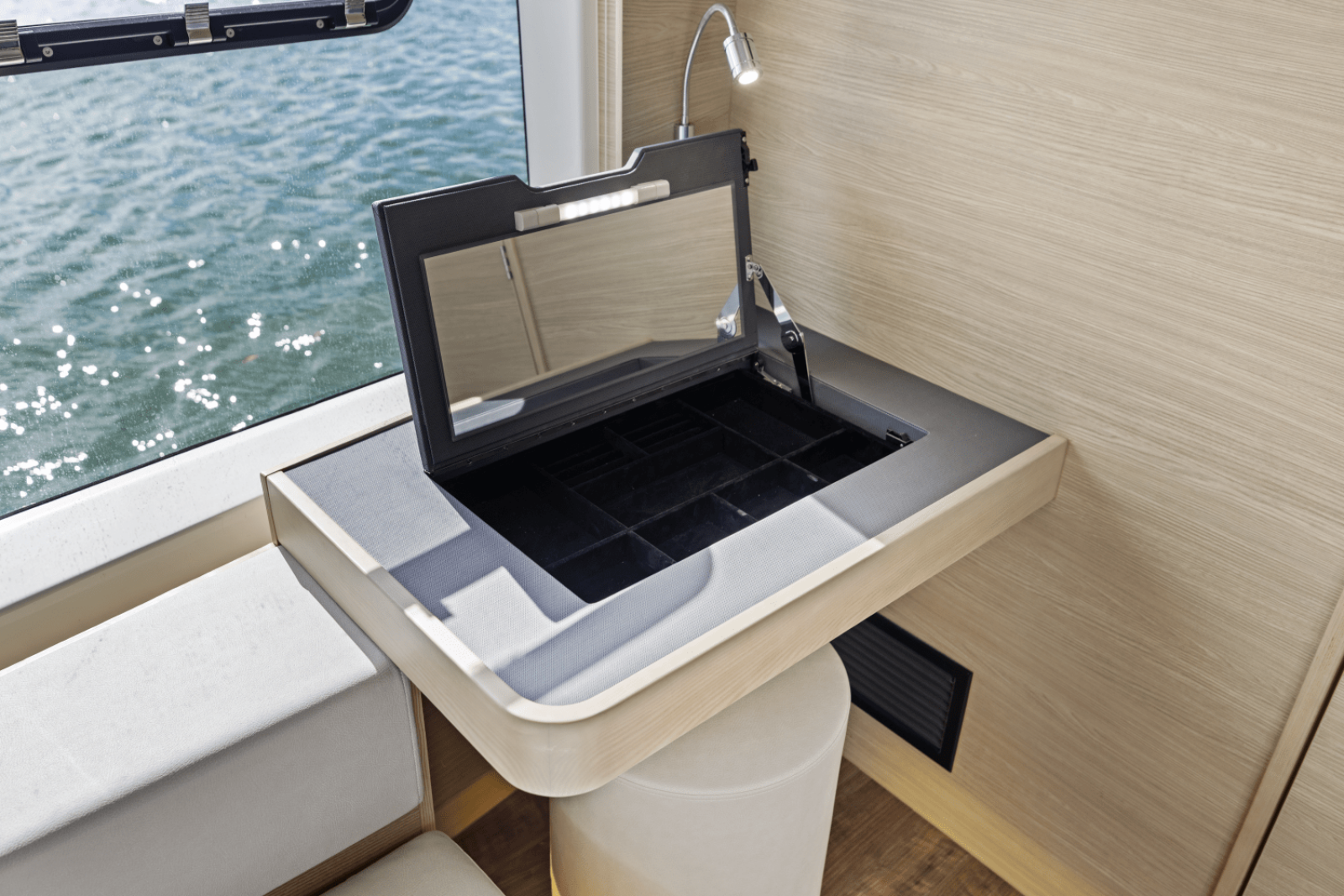 50ft Aquila Yacht For Sale