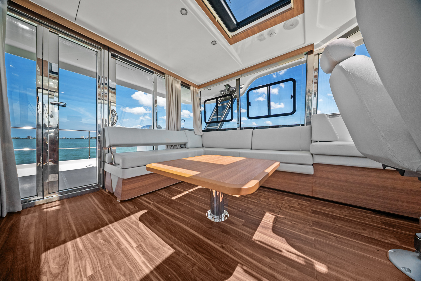 54ft Aquila Yacht For Sale