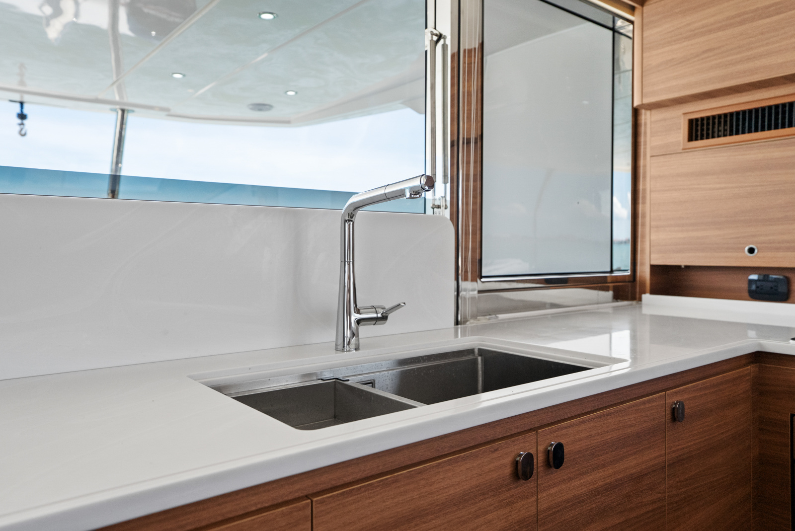 54ft Aquila Yacht For Sale