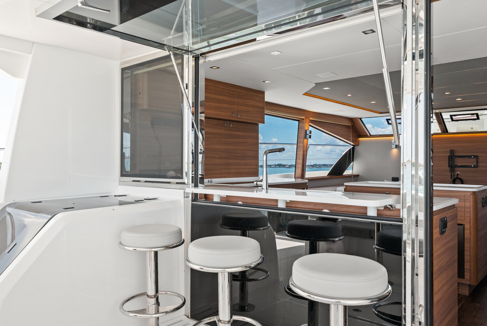 54ft Aquila Yacht For Sale