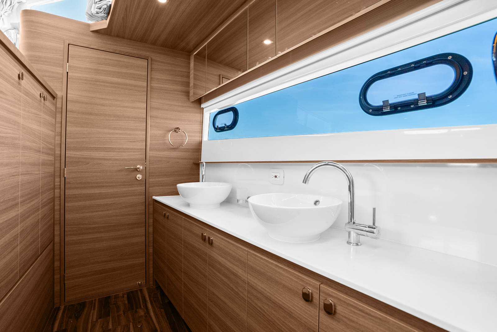 54ft Aquila Yacht For Sale
