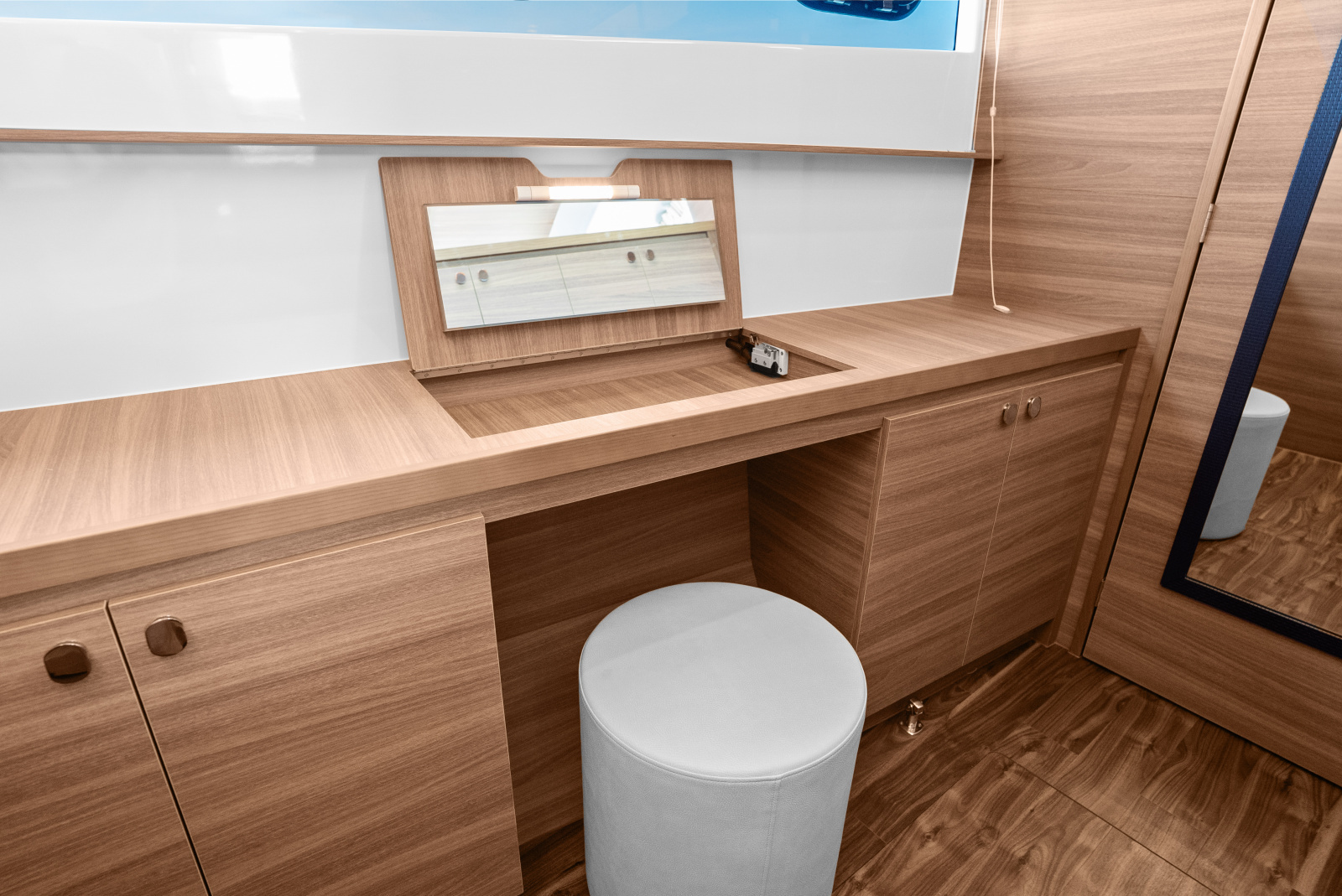 54ft Aquila Yacht For Sale