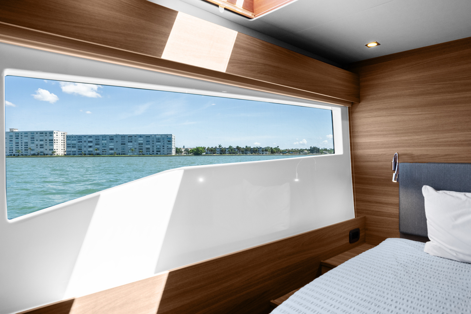 54ft Aquila Yacht For Sale