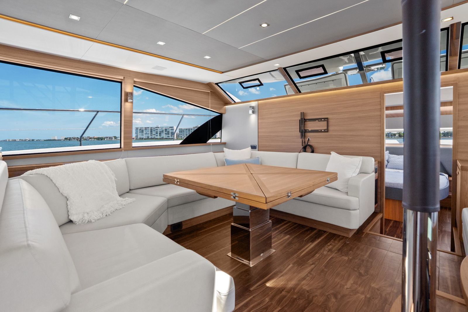 54ft Aquila Yacht For Sale