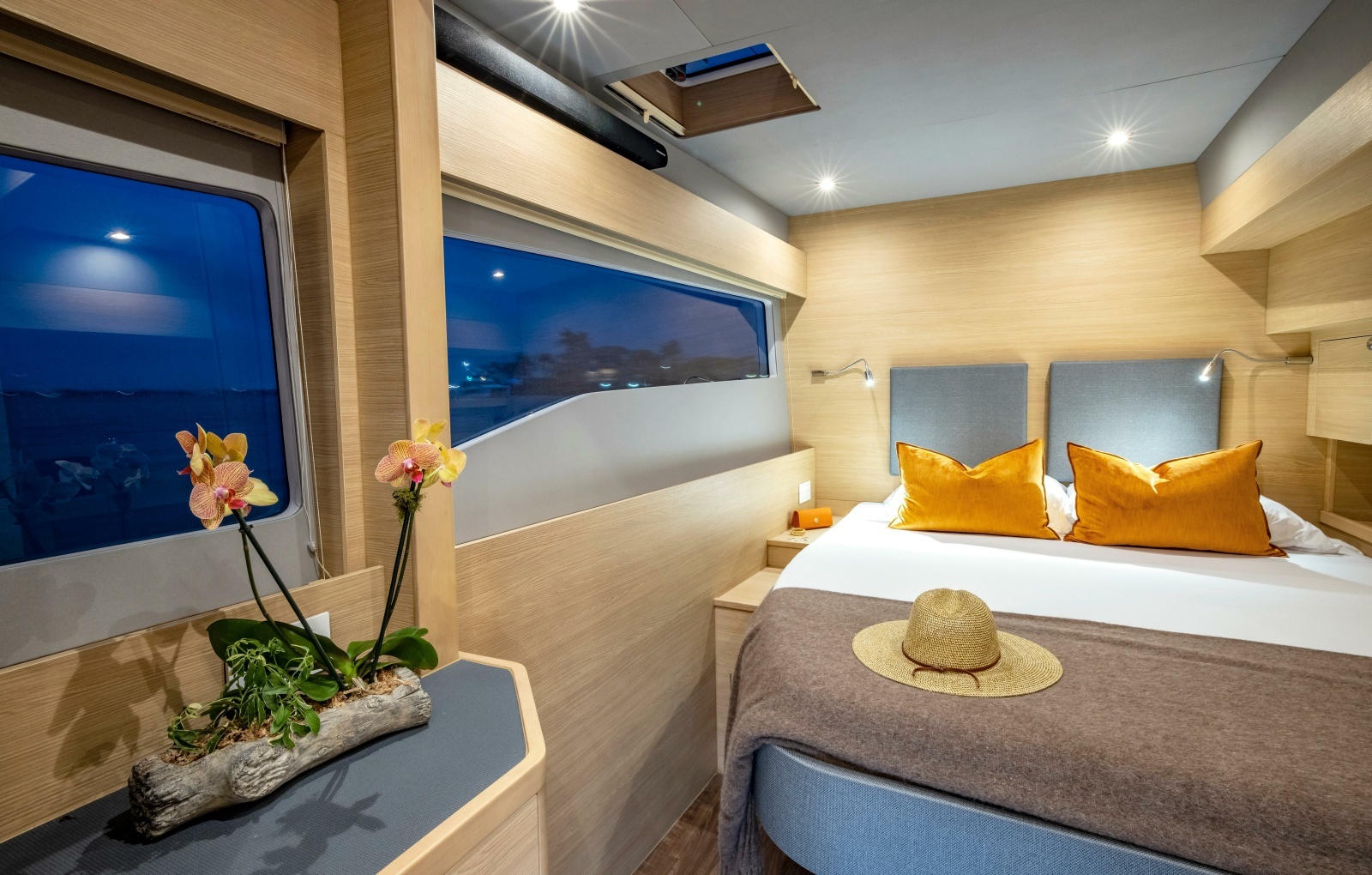 54ft Aquila Yacht For Sale