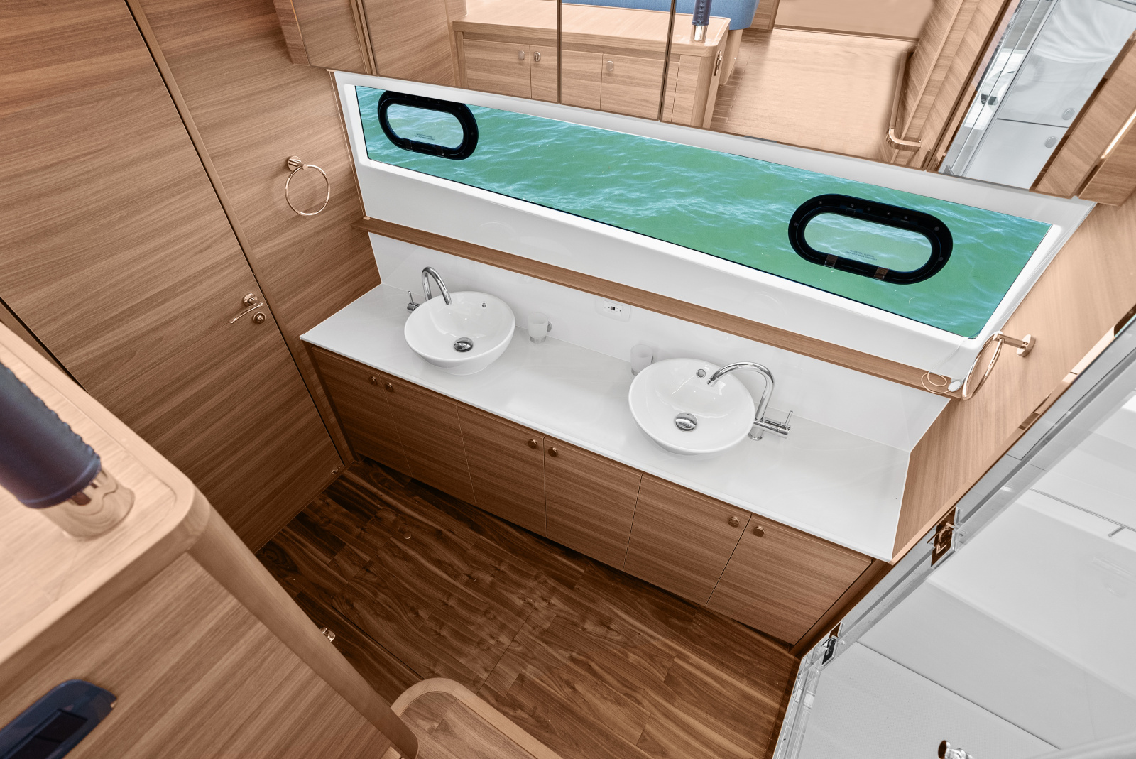 54ft Aquila Yacht For Sale