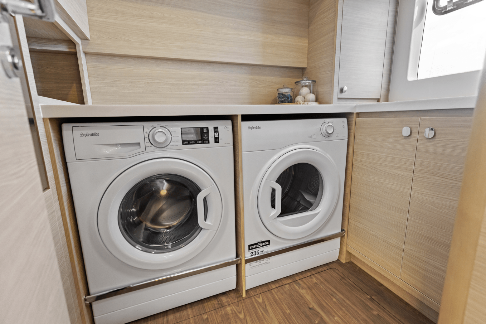 52ft Aquila Yacht For Sale