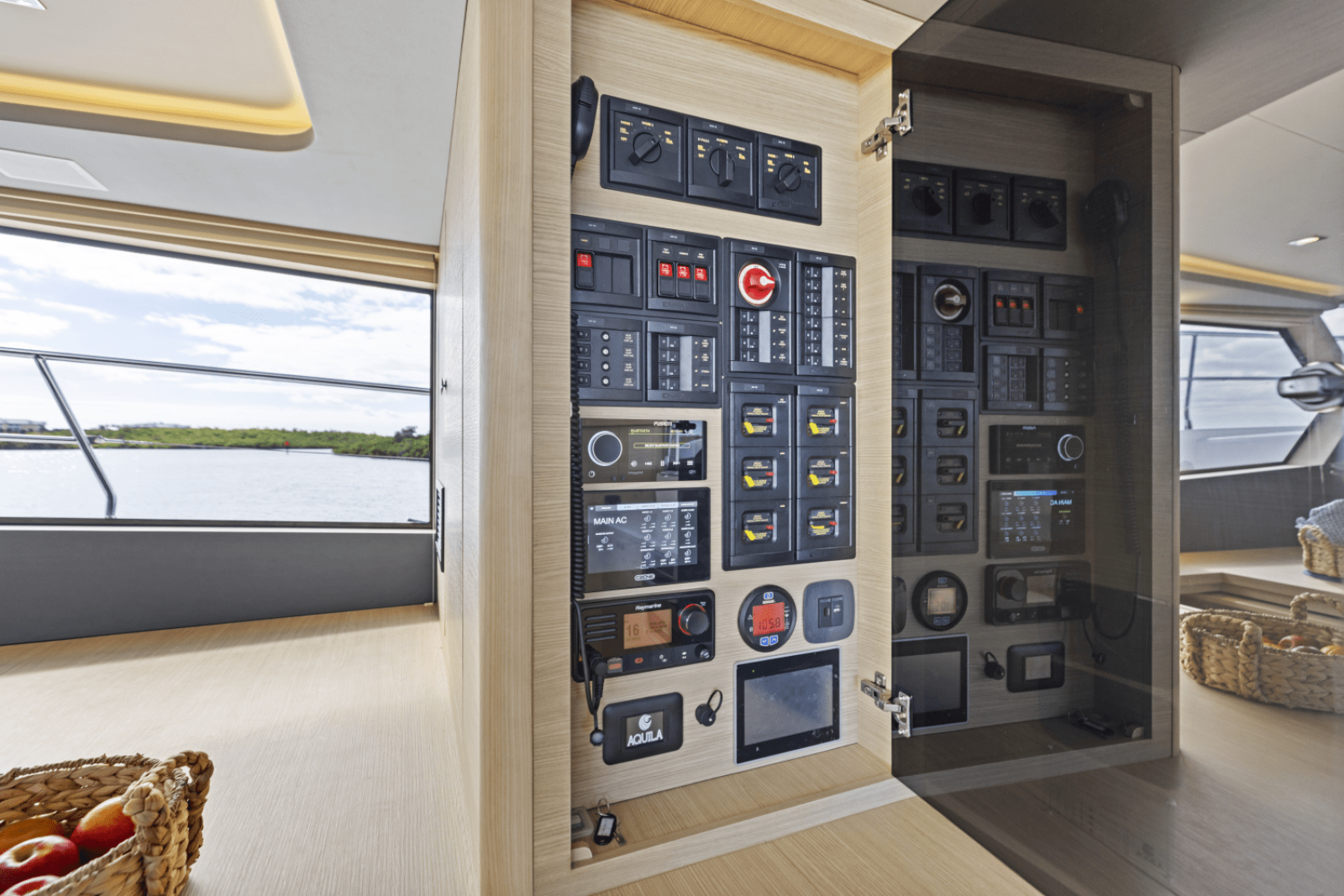 52ft Aquila Yacht For Sale