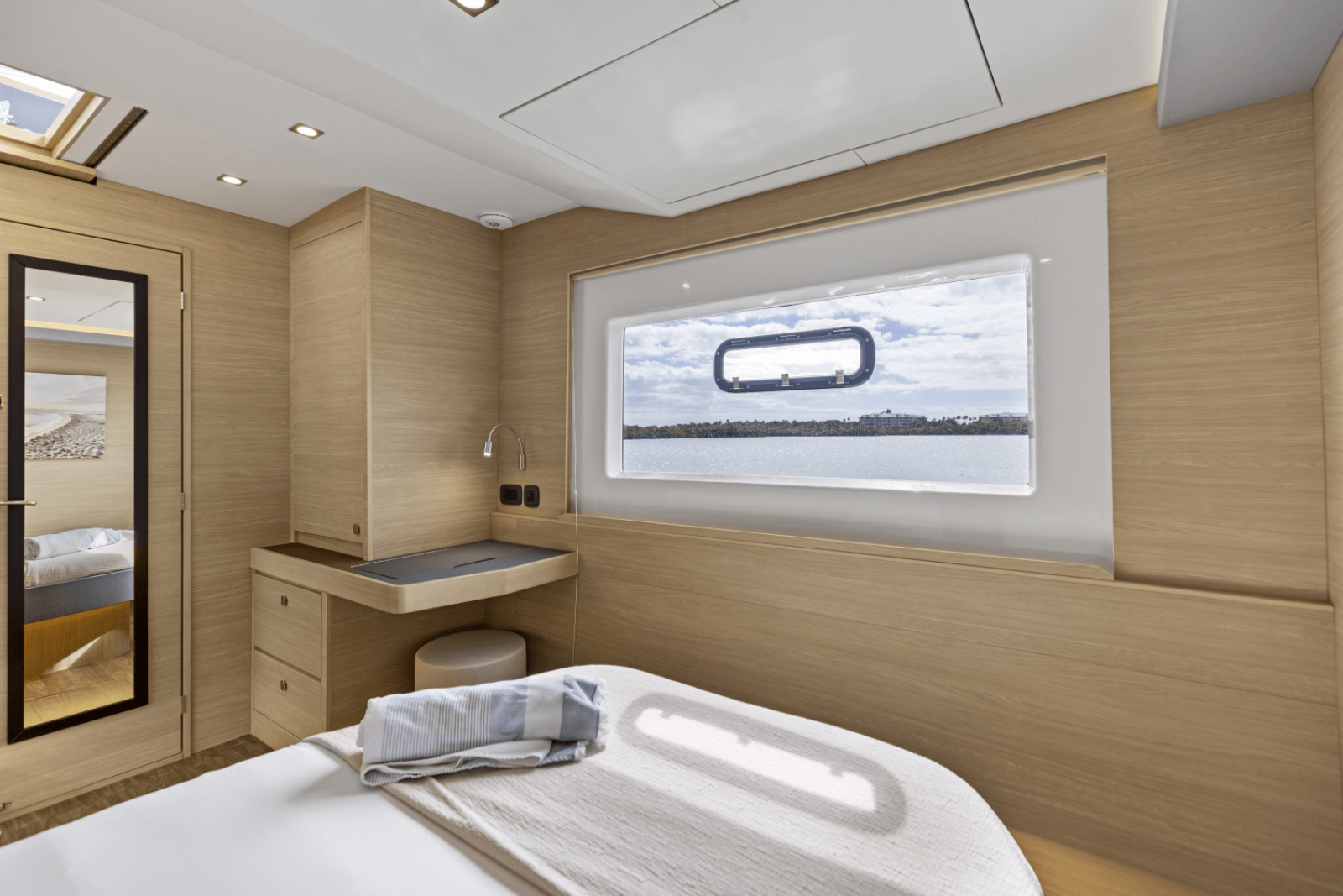 52ft Aquila Yacht For Sale