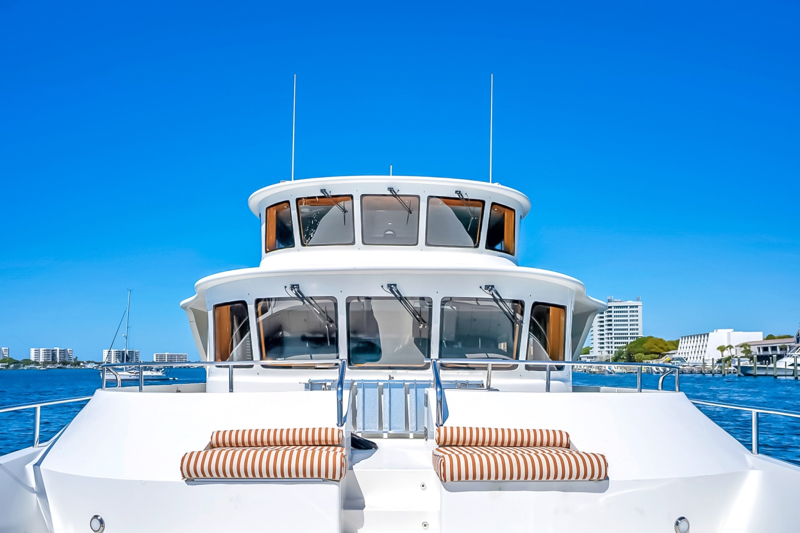 82' 2006 Jefferson Starship