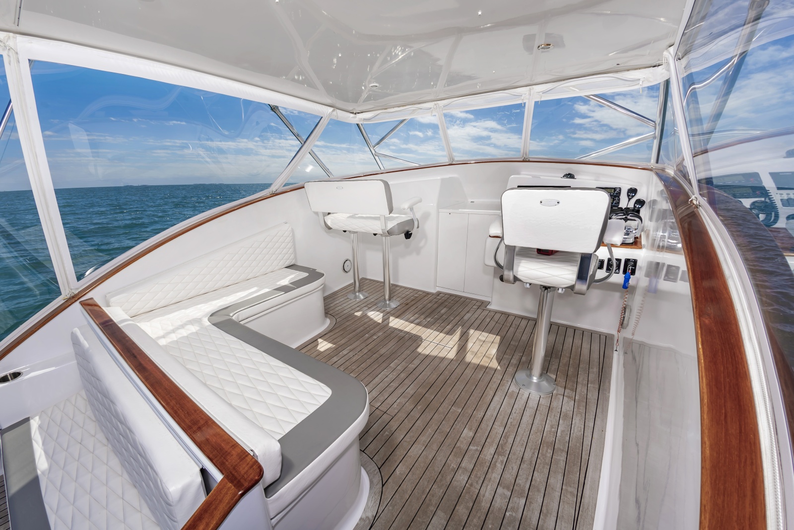 2009 CUSTOM CAROLINA 36 Express